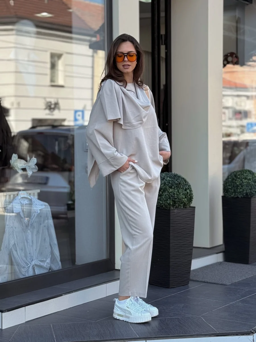 Komplet bež bluza i pantalona EF8752