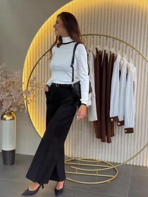 Bluza bela sa rol-kragnom LAFF09165